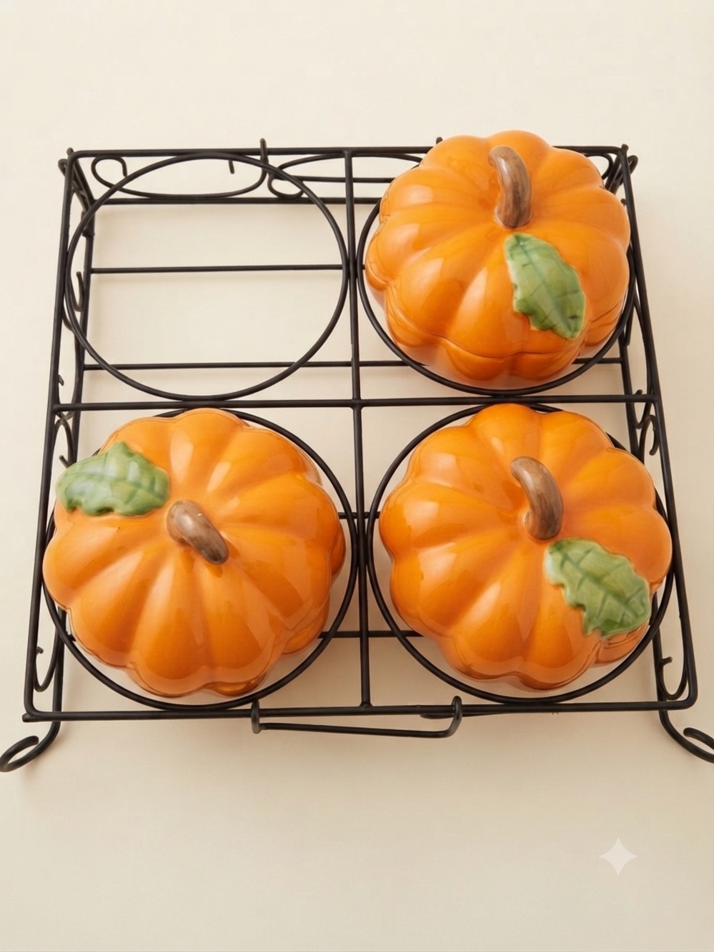 Temp-tations by Tara "Fresh Crop" Pumpkin Baker.Set of 3 with rack. .5QT each